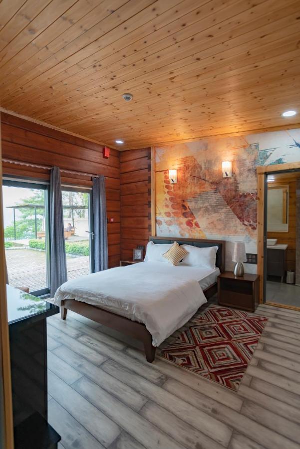 Saffronstays Paradise Pines, Dehradun - Cliff Villa With Valley & Forest Views Exterior foto