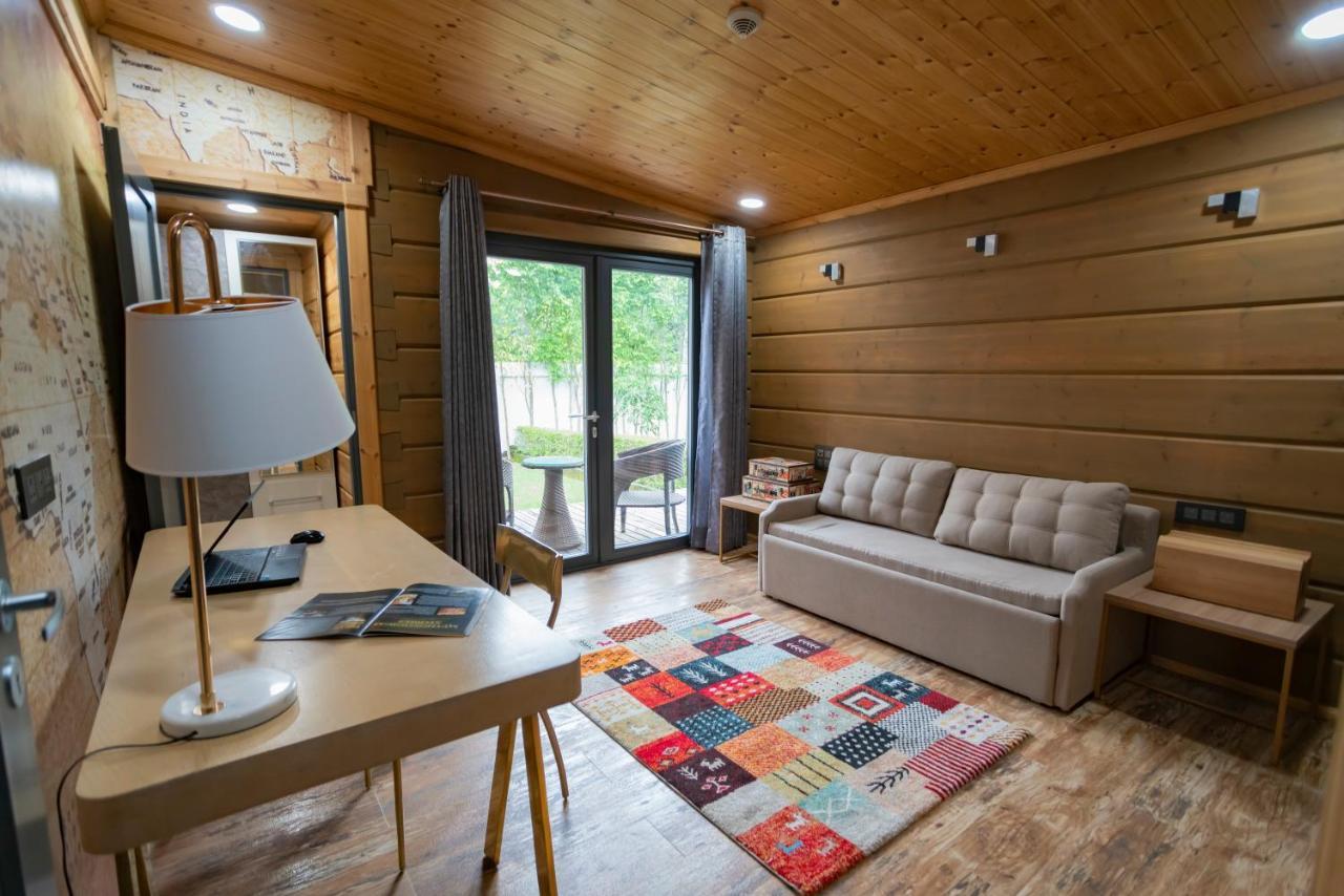 Saffronstays Paradise Pines, Dehradun - Cliff Villa With Valley & Forest Views Exterior foto